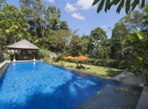 Villa Shinta Dewi Ubud, Piscine et jardin